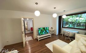 Peles Green Apartment&Piano